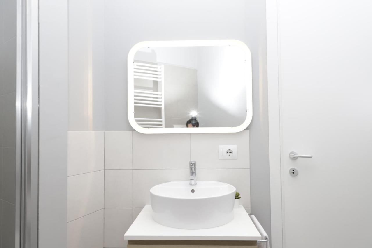 Hemeras Boutique Homes - 2 Luxury Apartments In The City Center Mailand Exterior foto